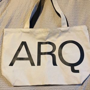 ARQ Tote -new!